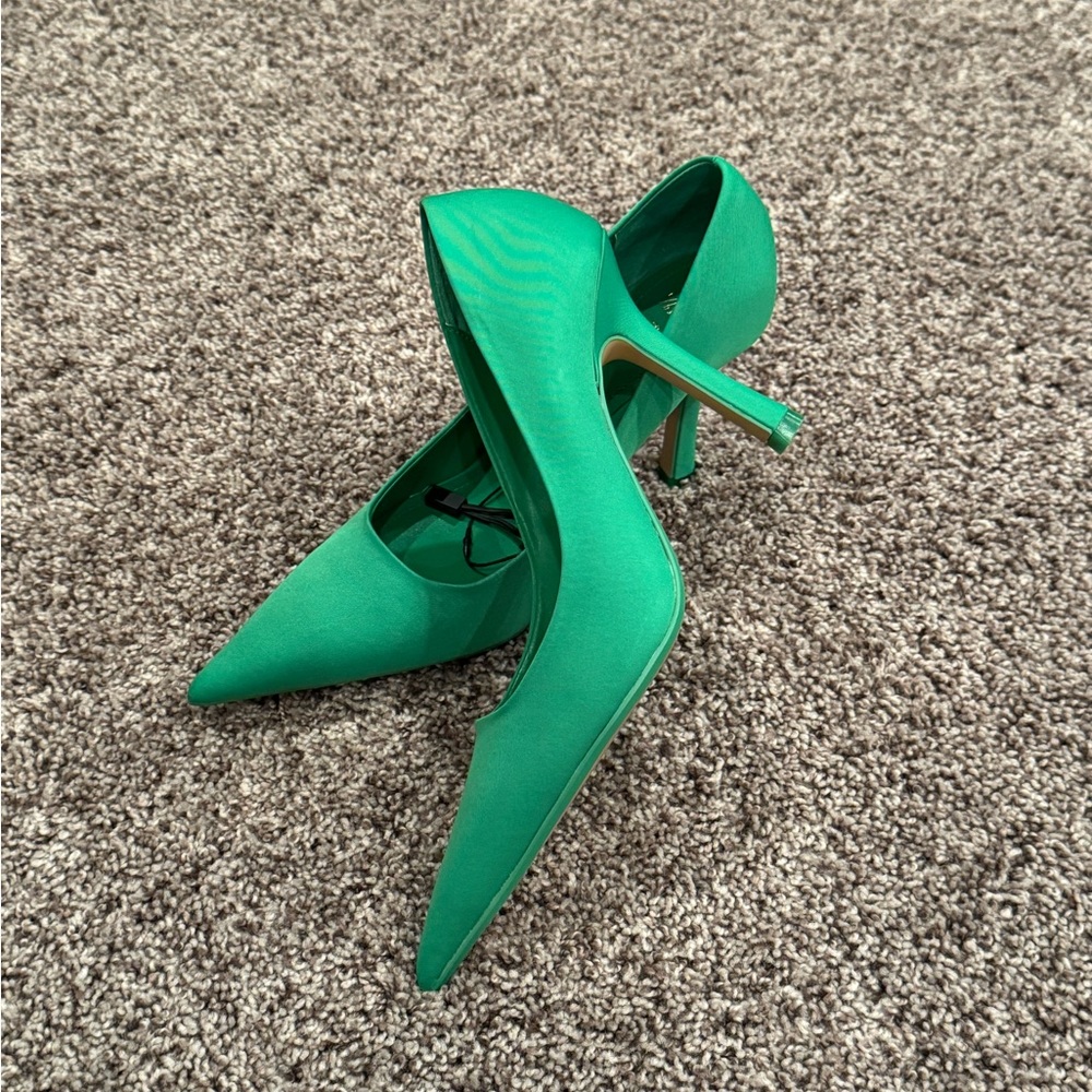 NWT Zara, green stiletto. Size 39